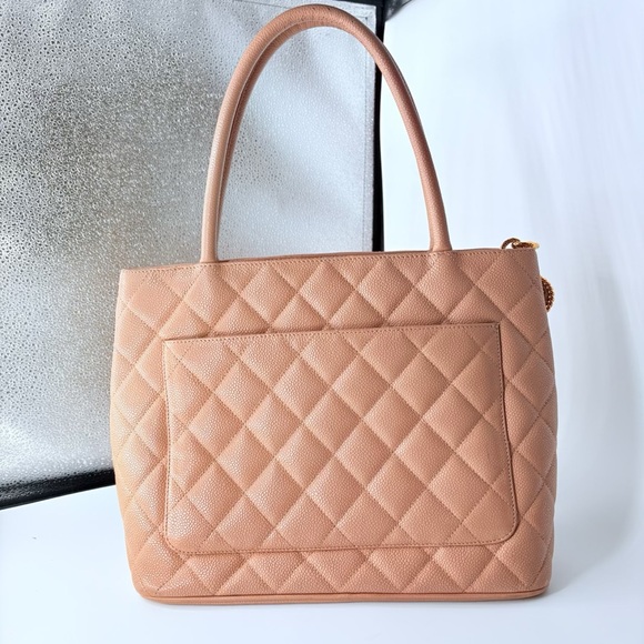 CHANEL Matelasse Medallion Cocomark Tote Bag Beige Caviar Skin - Picture 2 of 16